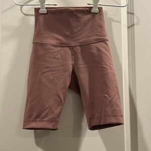 NWOT Lululemon Wunder Train HighRise wide waistband Shorts 7”inseam size 0 Mauve